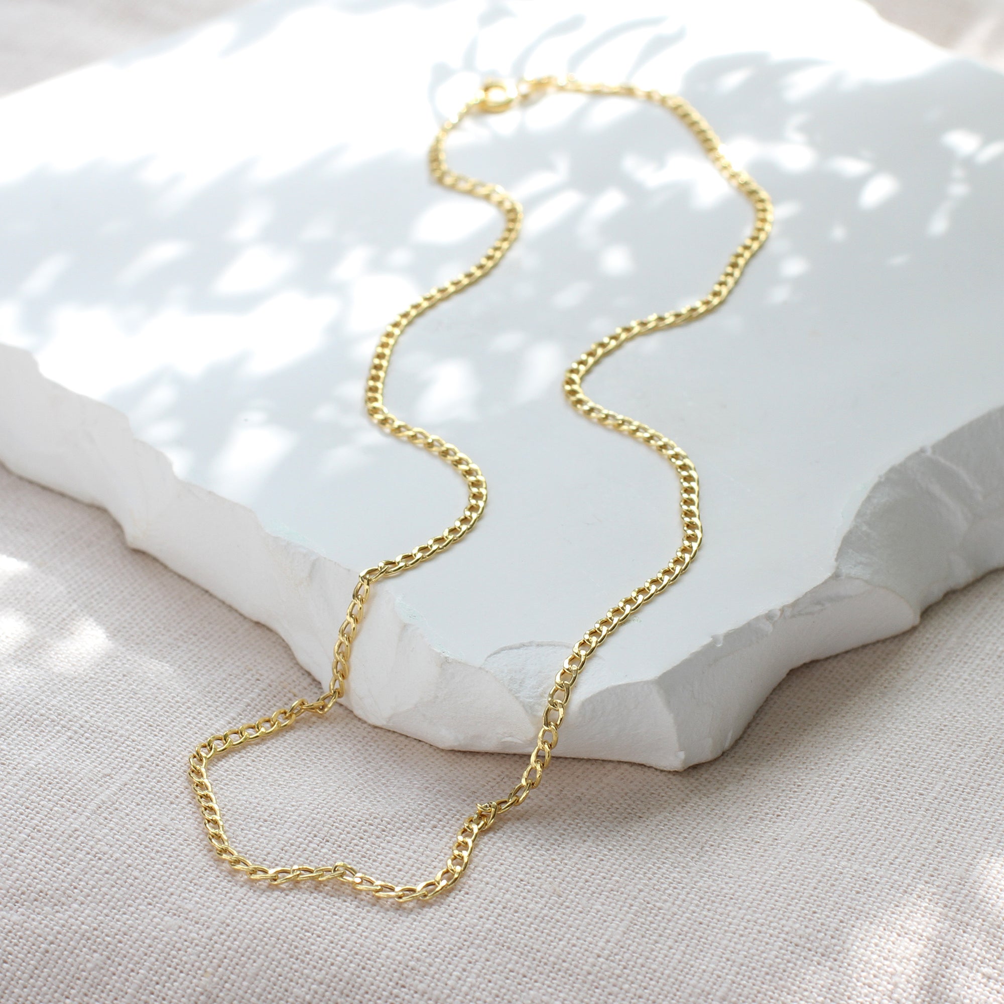 9ct-Yellow-Gold-2.2mm-Curb-Chain.jpg