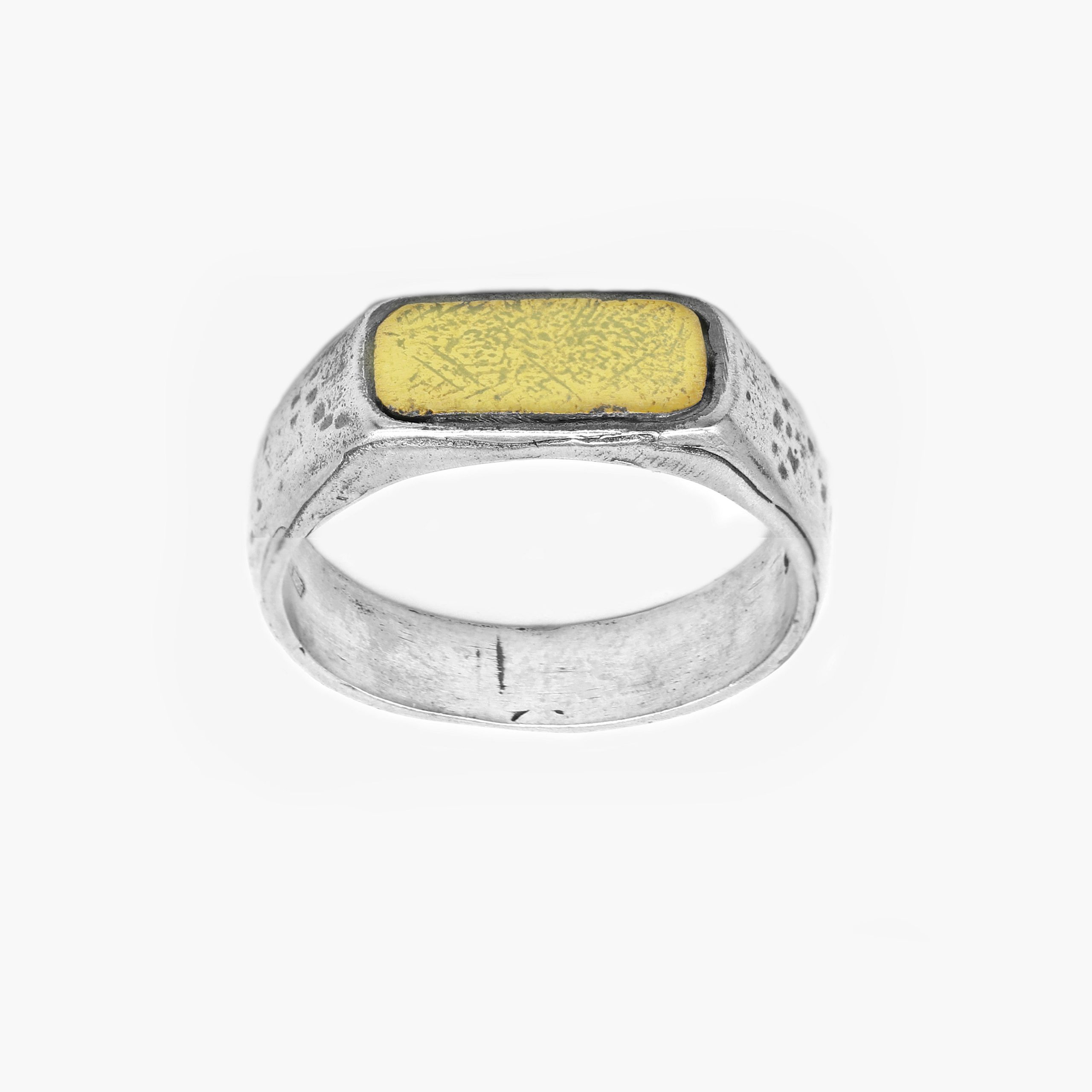 Thin-Sterling-Silver-Ring-With-Gold-Details-Kompsos.jpg