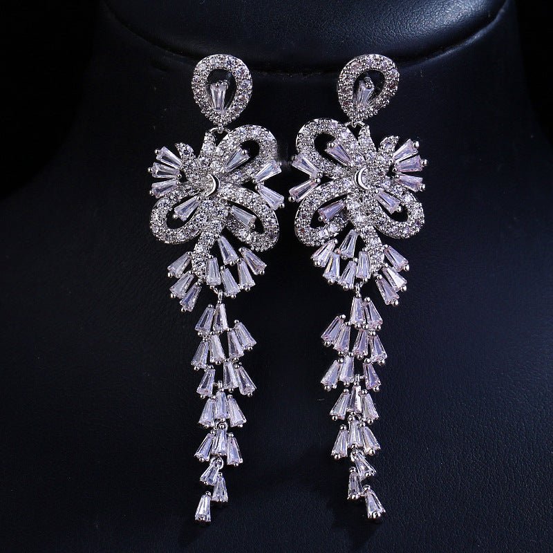 floral-dangle-earrings-868453.jpg
