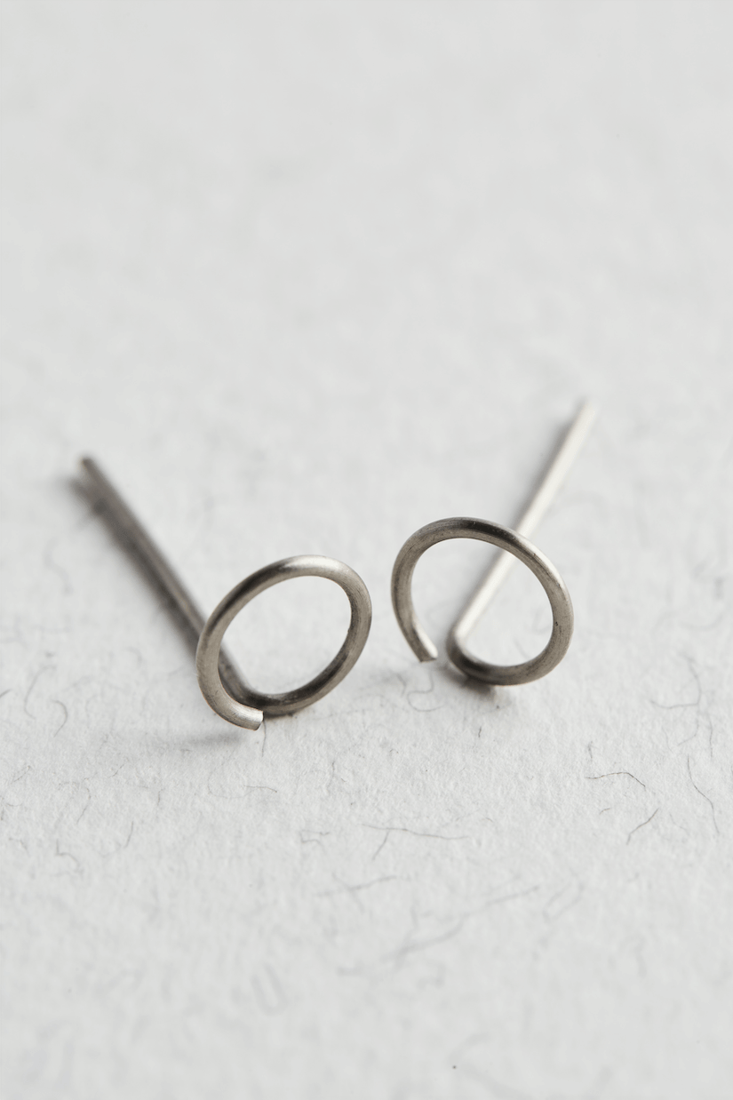 titanium-circle-stud-earrings-279412.png